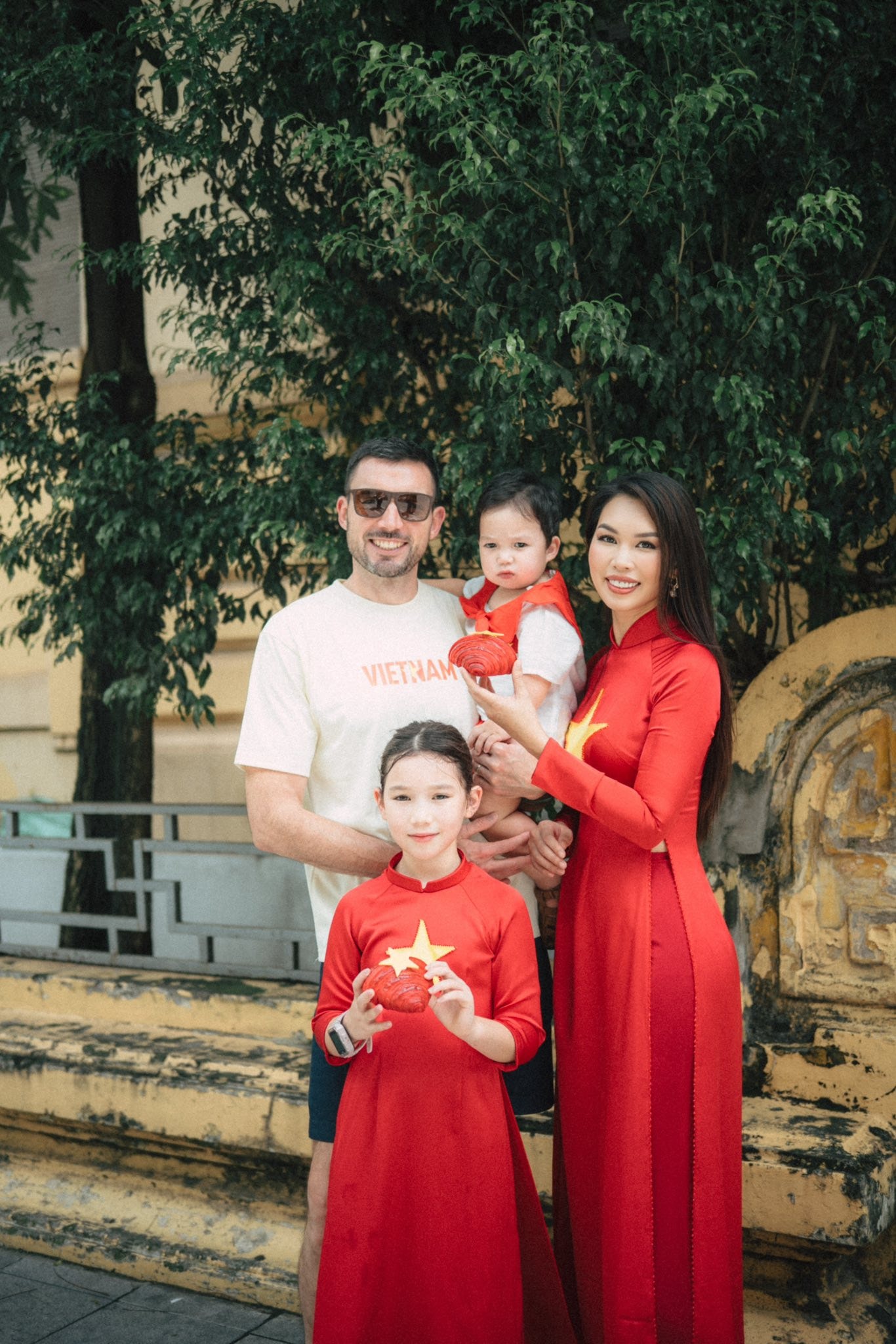 9 năm hôn nhân đẹp như cổ tích của siêu mẫu Hà Anh và chồng Tây- Ảnh 8. 9 năm hôn nhân đẹp như cổ tích của siêu mẫu Hà Anh và chồng Tây- Ảnh 8.