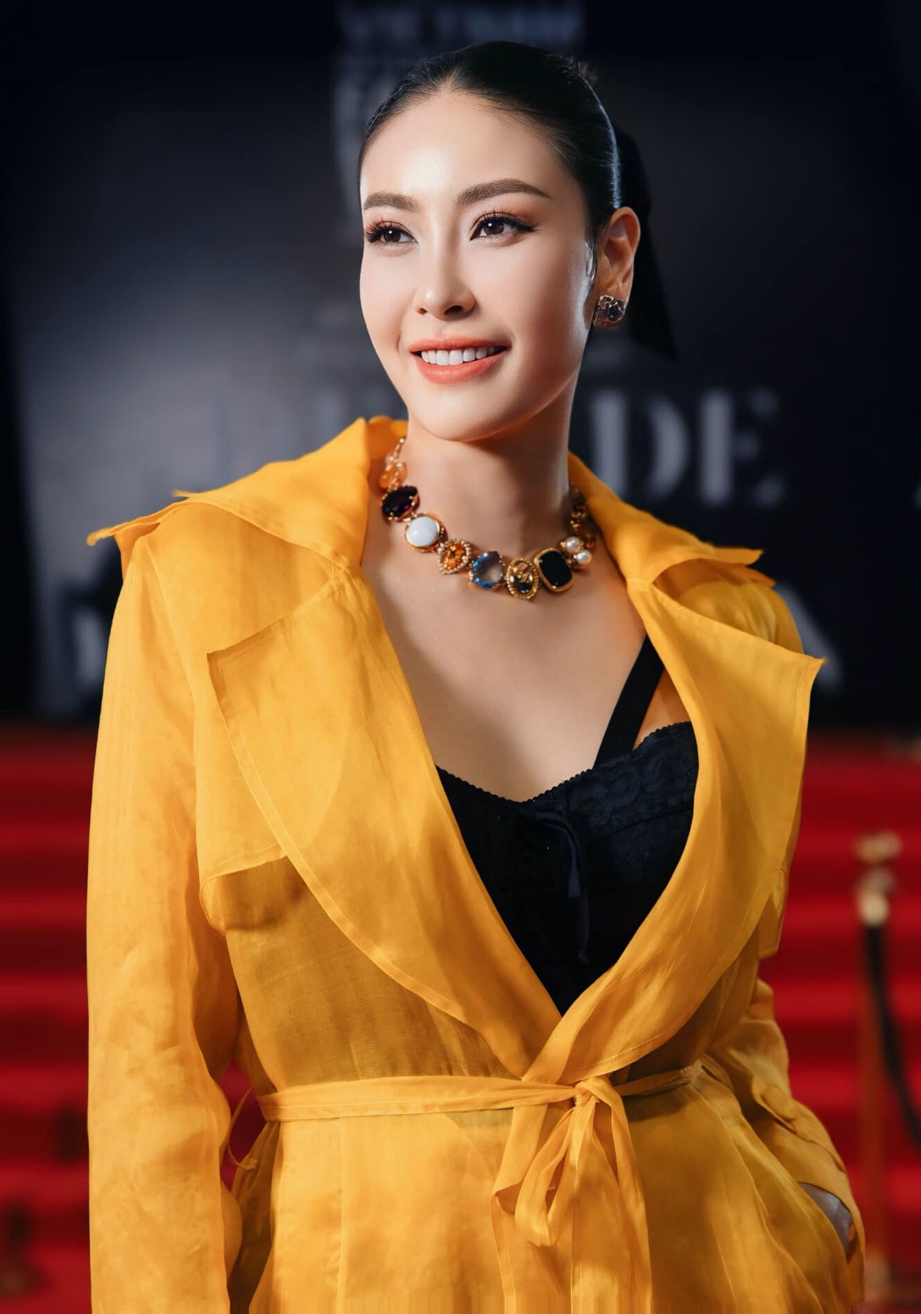 Hà Kiều Anh trẻ đẹp ngỡ ngàng ở tuổi U50.