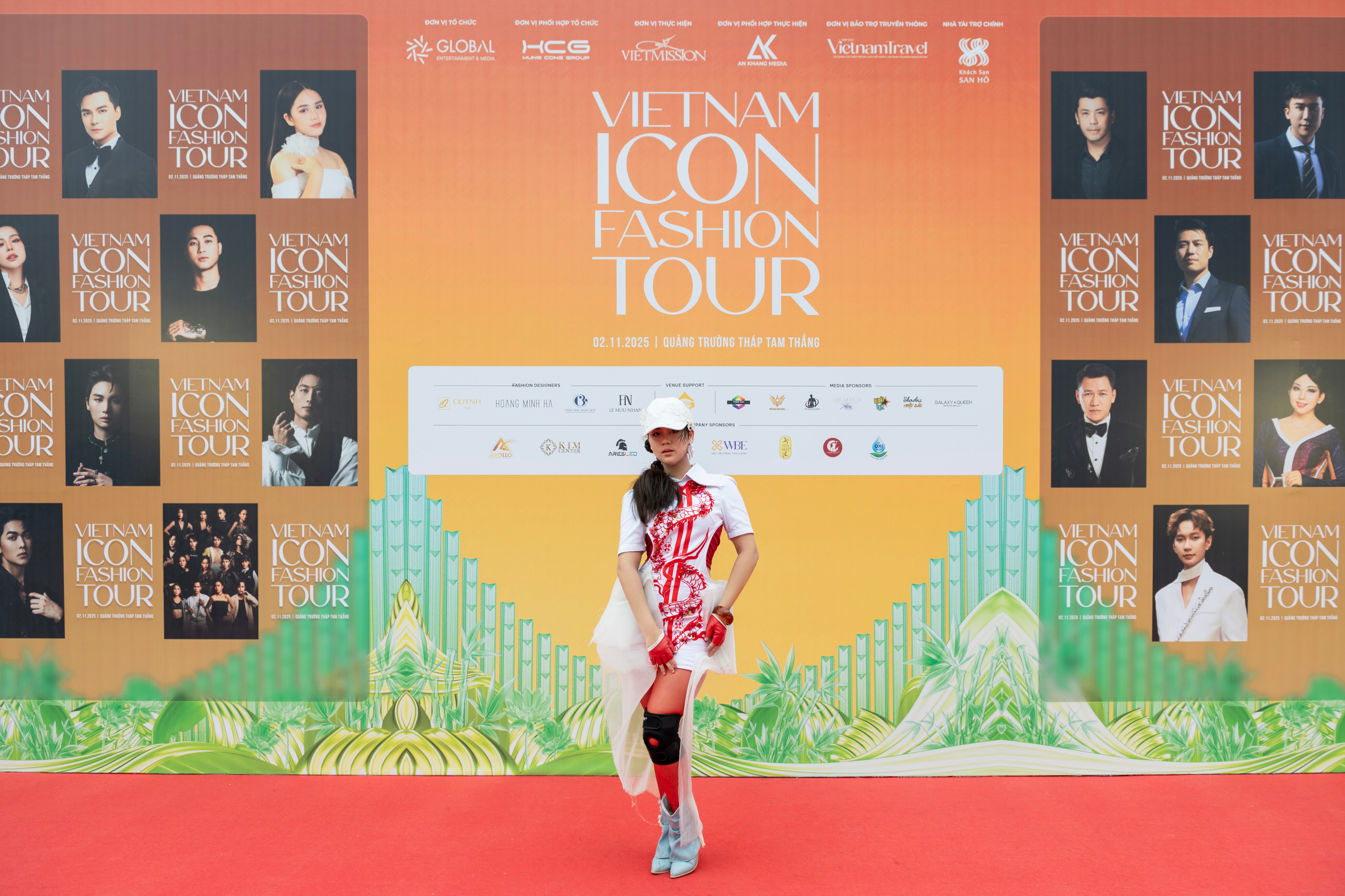 Vietnam Icon Fashion Tour 2025 quy tụ hàng trăm nghệ sĩ, người mẫu, NTK và ê-kíp sáng tạo từ khắp nơi trong nước.