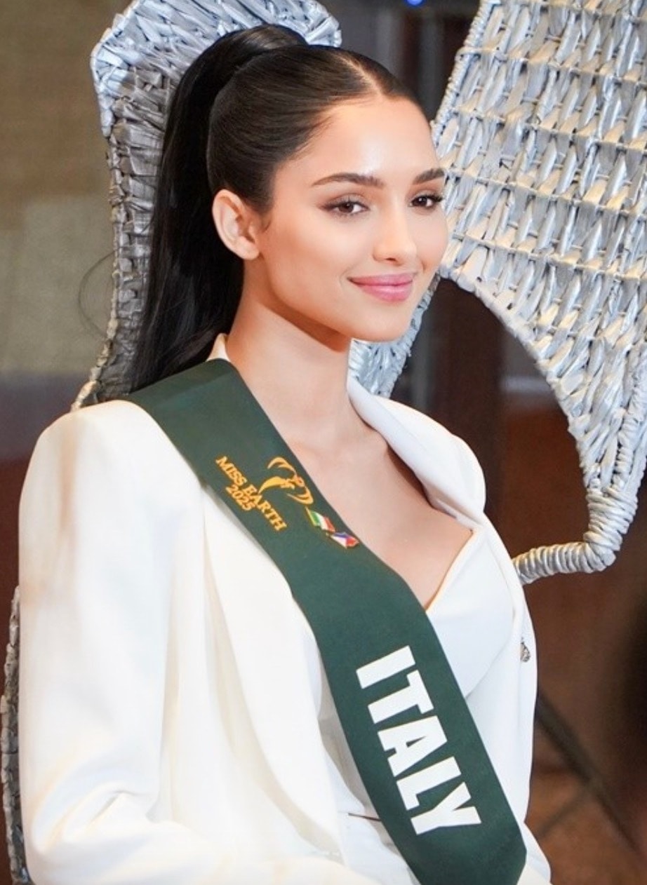 Người đẹp Italy đang là mỹ nhân sáng giá cho vương miện.