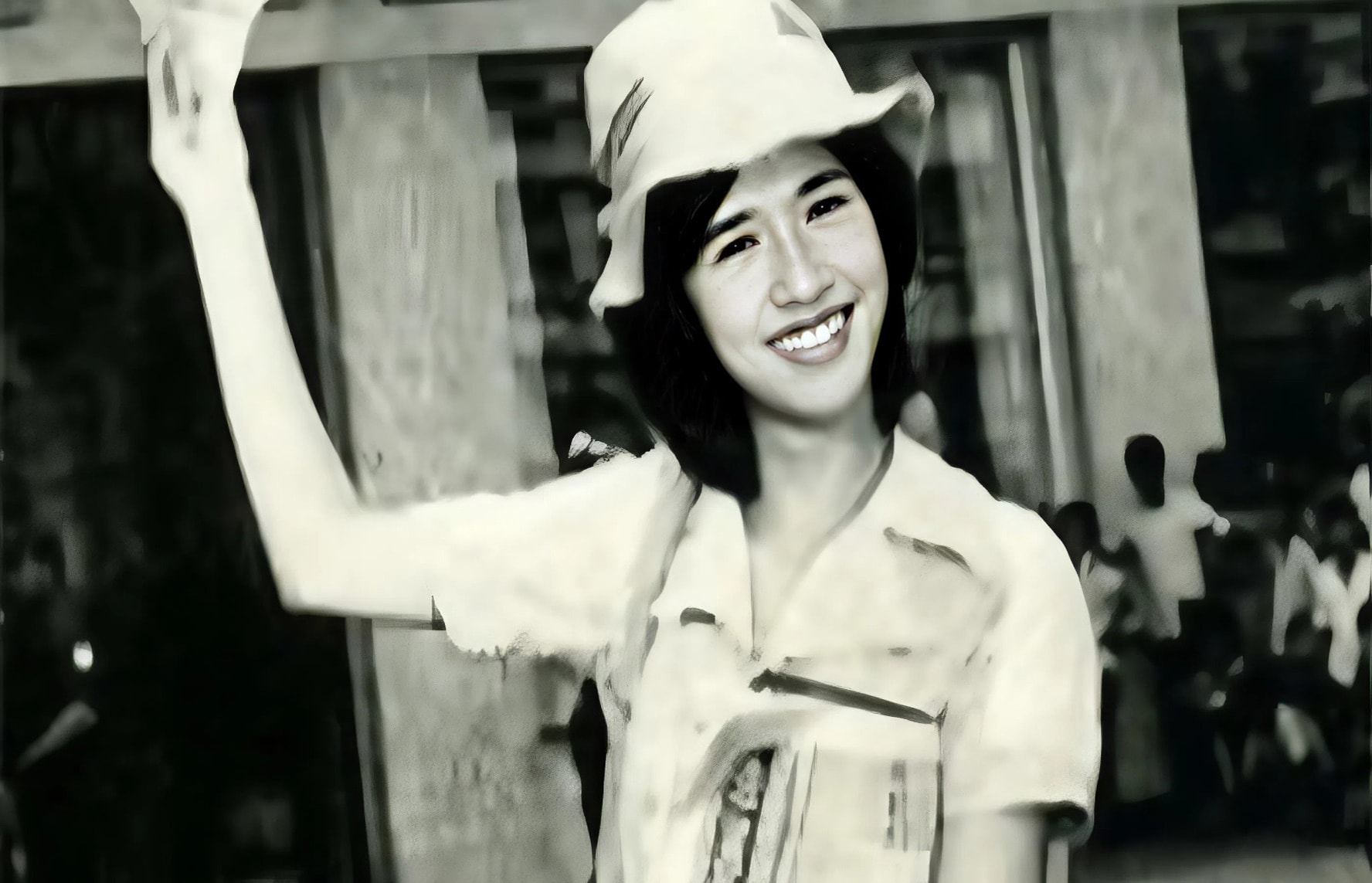 Vai diễn cô bé bán báo trong