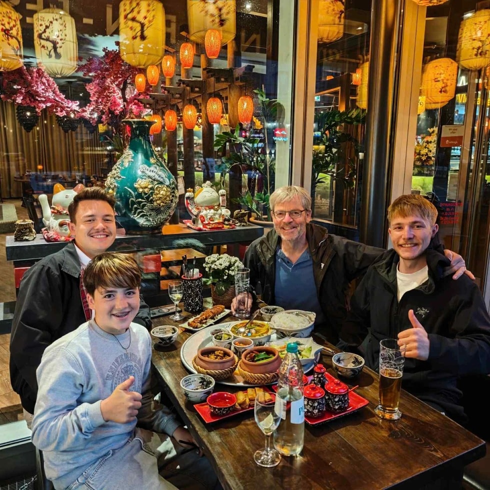 Mâm cơm Việt 1,3 triệu với canh cua, cà pháo vực dậy một nhà hàng ở Đức - 7