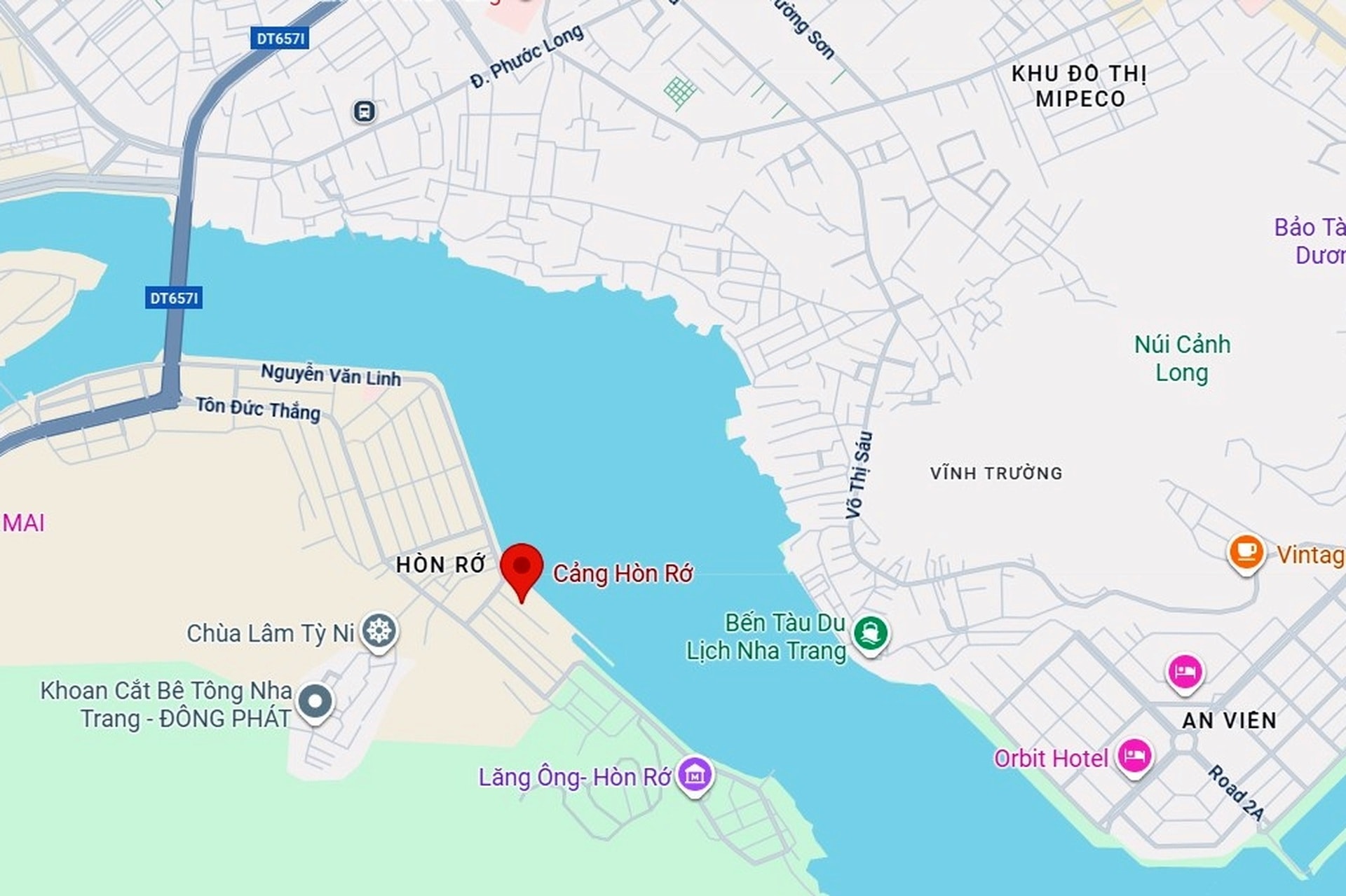 Chấp nhận lỗ cả trăm triệu đồng, ngư dân vượt sóng về tránh bão Kalmaegi - 9