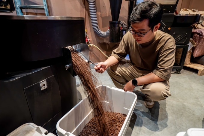 Xưởng rang cà phê đặc sản. Ảnh: Hoàng Giang