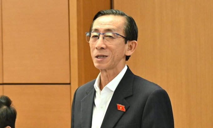 PSG Trần Hoàng Ngân phát biểu tại thảo luận tổ 5/11. Ảnh: Đai biểu Nhân dân