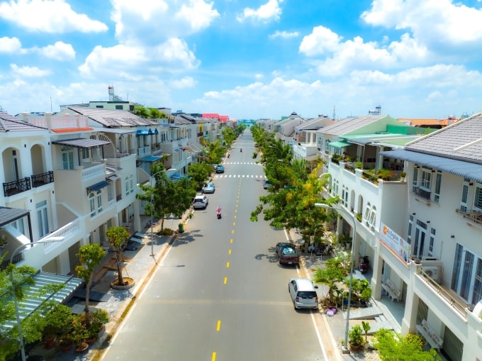 Nhà phố tại phường Long Xuyên. Ảnh: N.H.O