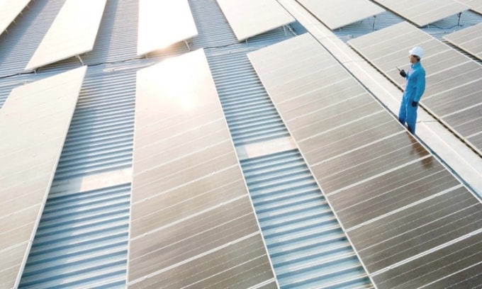 Điện mặt trời trên mái nhà là giải pháp hiệu quả giúp tiết kiệm diện tích đất. Ảnh: ESG