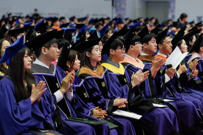 Sinh viên tốt nghiệp Đại học Quốc gia Seoul, tháng 8/2025. Ảnh: Seoul National University