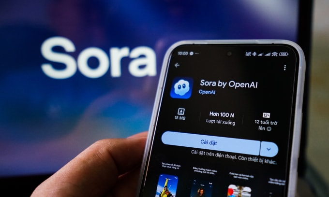 Giao diện OpenAI Sora hiển thị trên một chiếc smartphone Android. Ảnh: Bảo Lâm