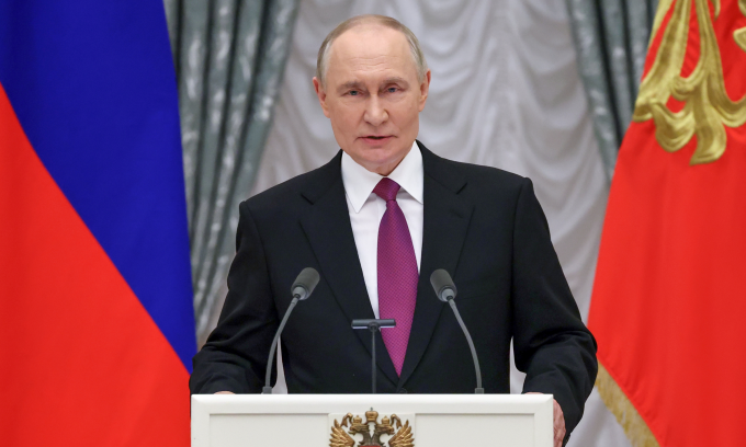 Tổng thống Putin phát biểu tại lễ trao thưởng cho nhà phát triển Burevestnik và Poseidon tại Moskva hôm 4/11. Ảnh: AP.