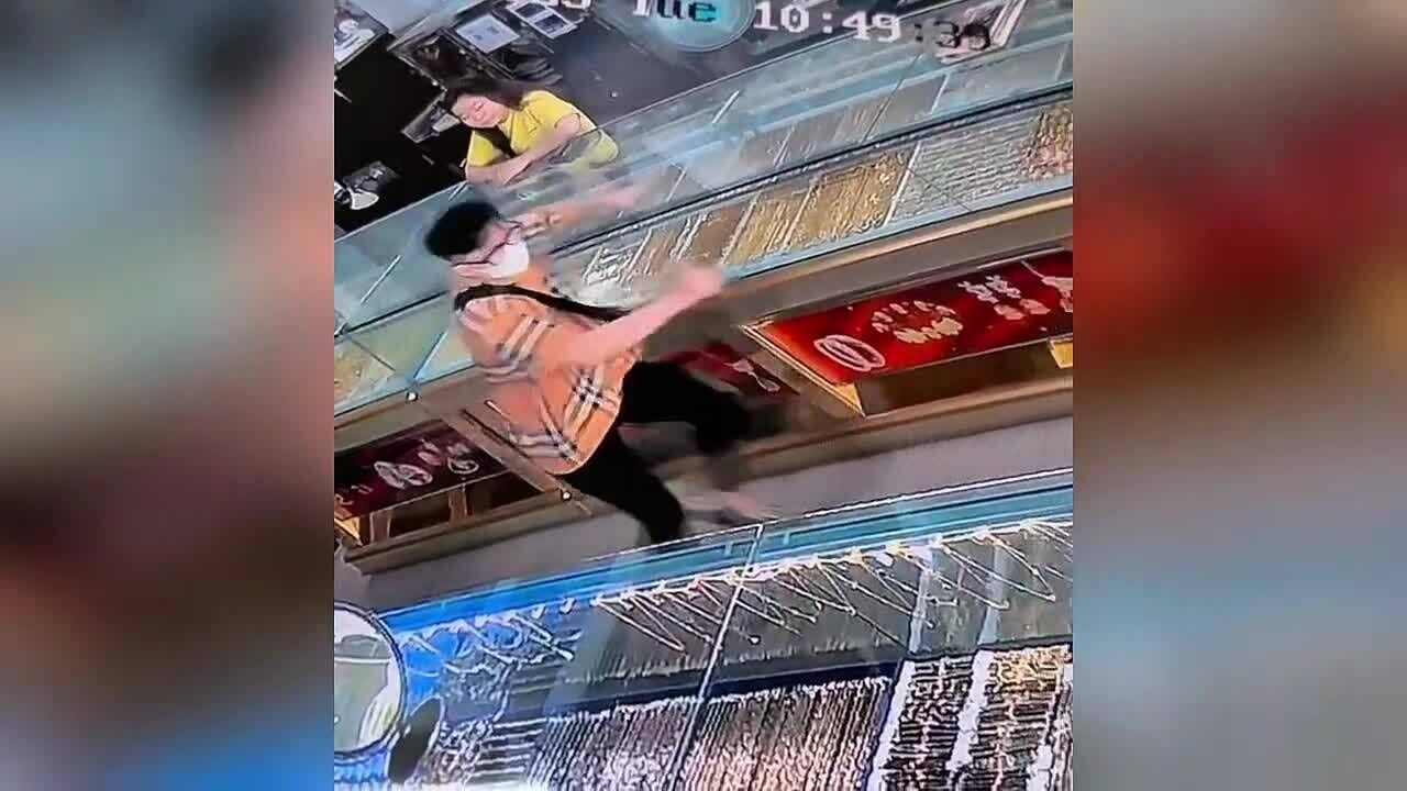 Nhóm cướp vờ mua vàng rồi giật ở TP HCM bị bắt