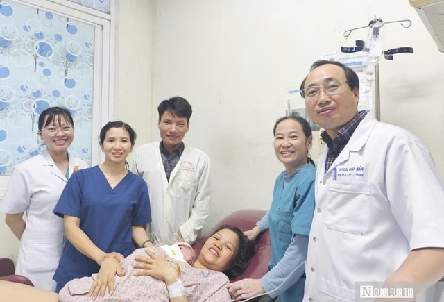 Vỡ òa hạnh phúc sau hành trình vượt cạn của sản phụ có nhóm máu đặc biệt  - Ảnh 2.