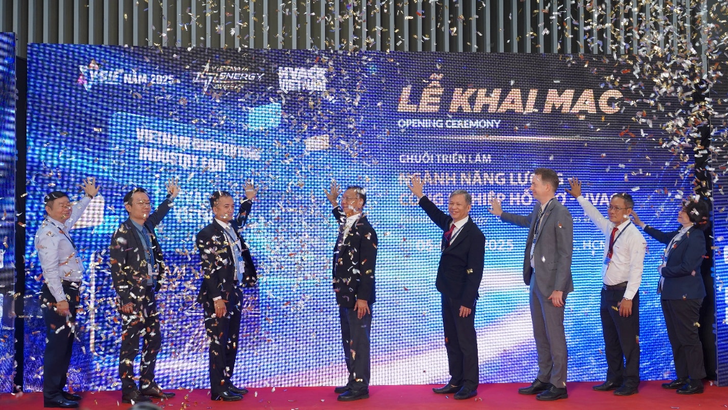 EVNHCMC đồng hành Triển lãm Ngành năng lượng – Công nghiệp hỗ trợ - HVCR - Ảnh 1.