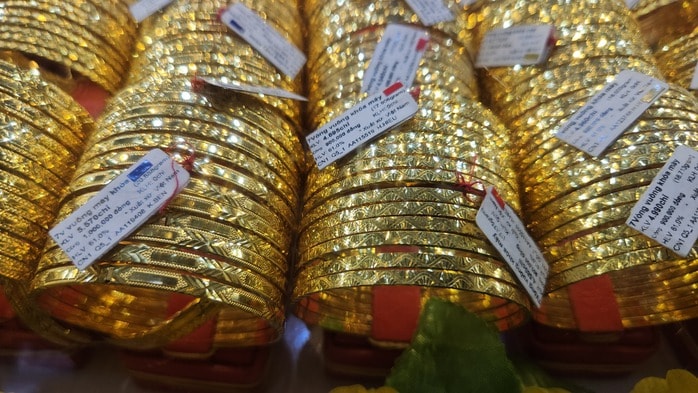 Sáng 5-11, giá vàng miếng SJC, vàng nhẫn cùng nhau giảm mạnh - Ảnh 1.