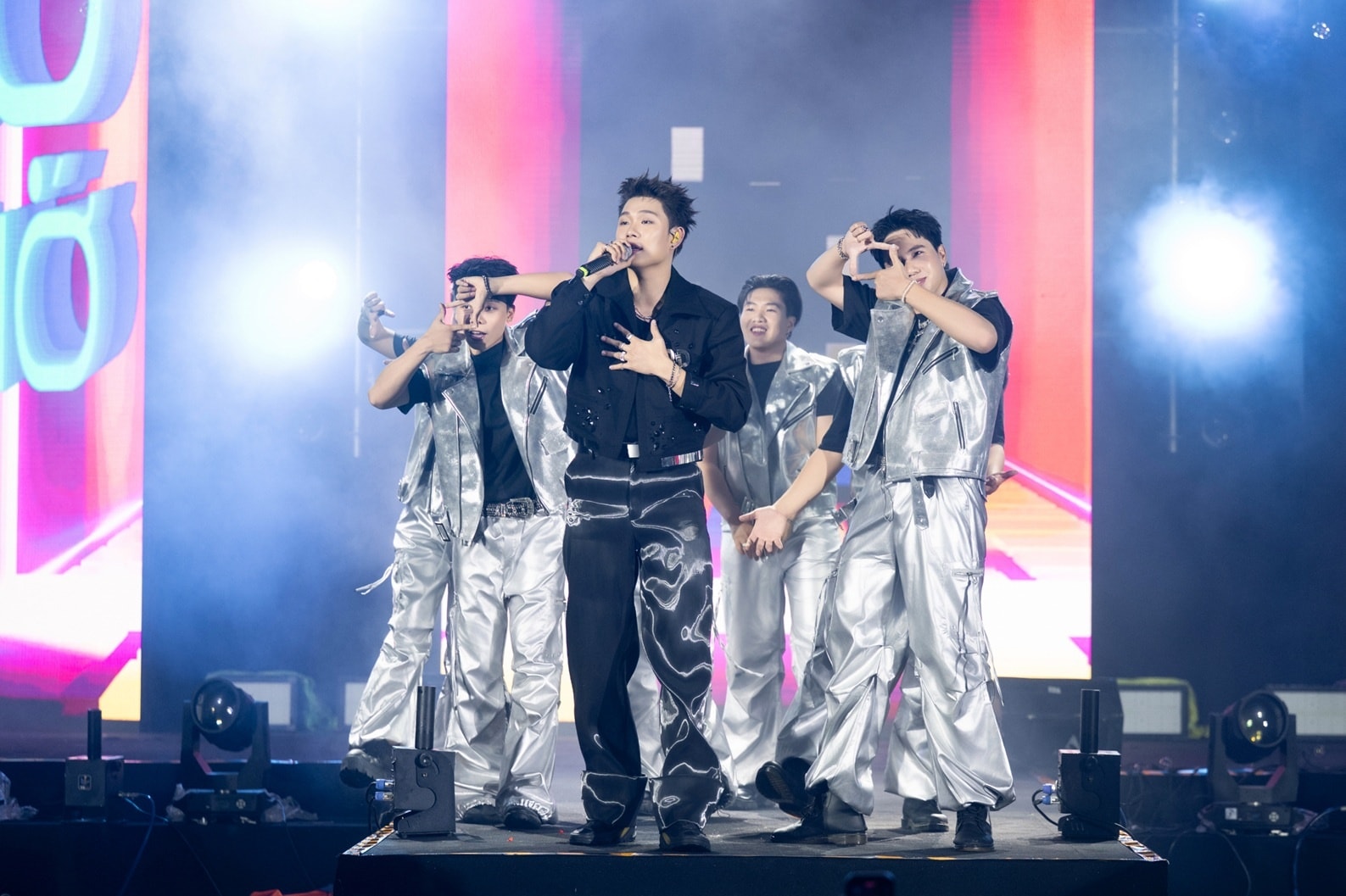 Single with STYLE, PNJ ảnh 7 Single with STYLE, PNJ anh 7