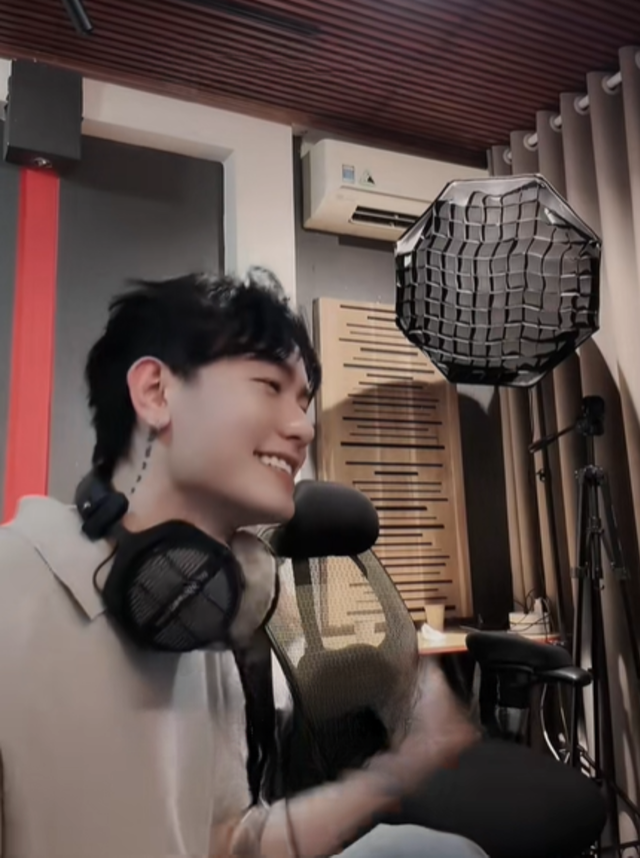 Zen Tổng: Khi một bài hát khiến người lạ mỉm cười- Ảnh 3. Zen Tổng: Khi một bài hát khiến người lạ mỉm cười- Ảnh 3.