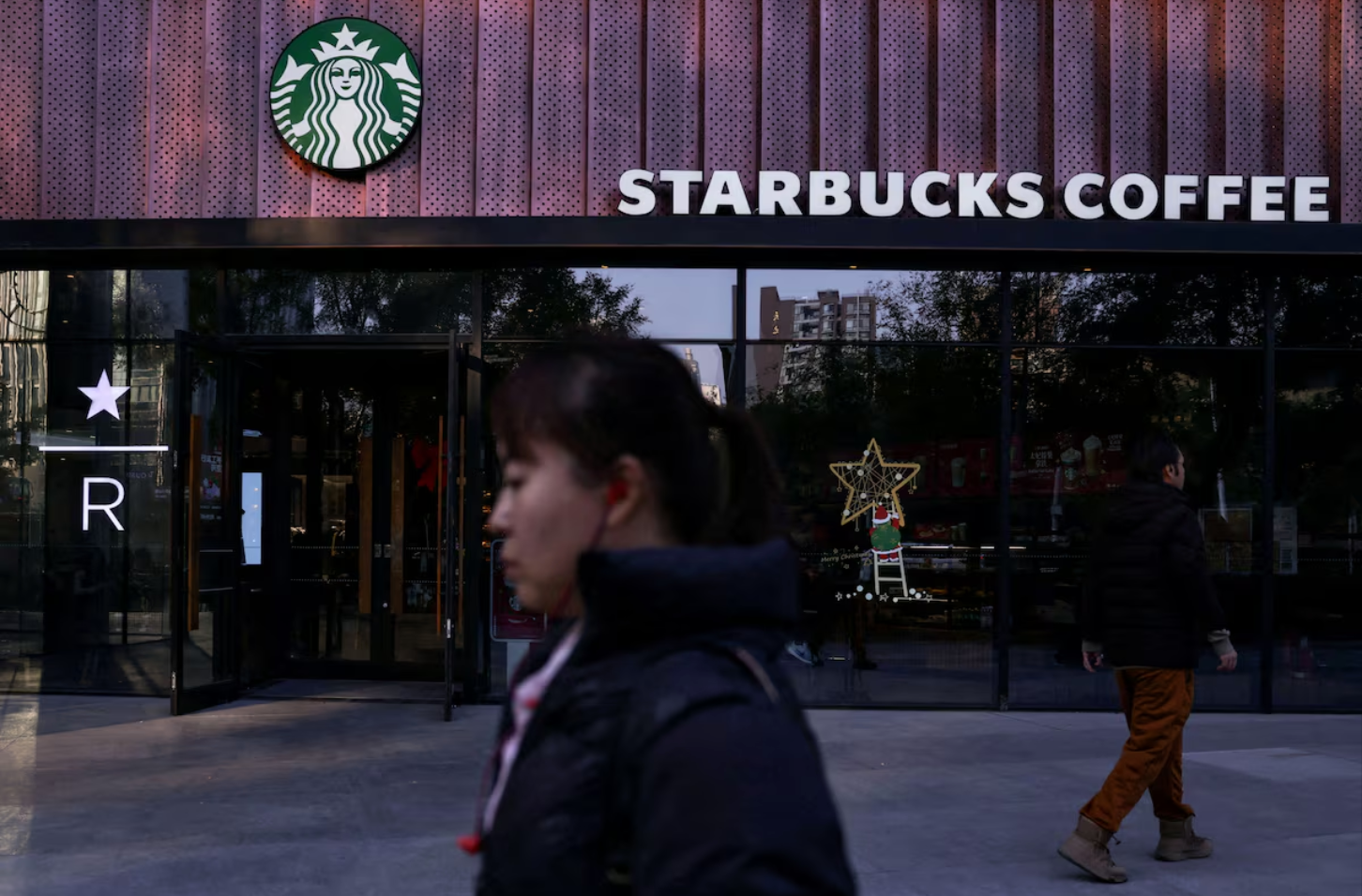 Một quán Starbucks tại Bắc Kinh, Trung Quốc. (Ảnh: Reuters)