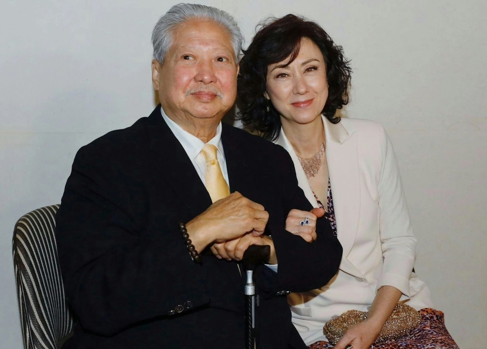 Cuộc sống bên vợ hoa hậu kém 13 tuổi của 'siêu sao võ thuật' Hồng Kim Bảo - 2