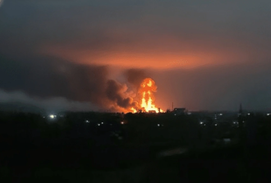 Khoảnh khắc nổ tại bãi phóng và kho chứa Shahed ở Donetsk. Ảnh : The_Real_ITDUDE/X