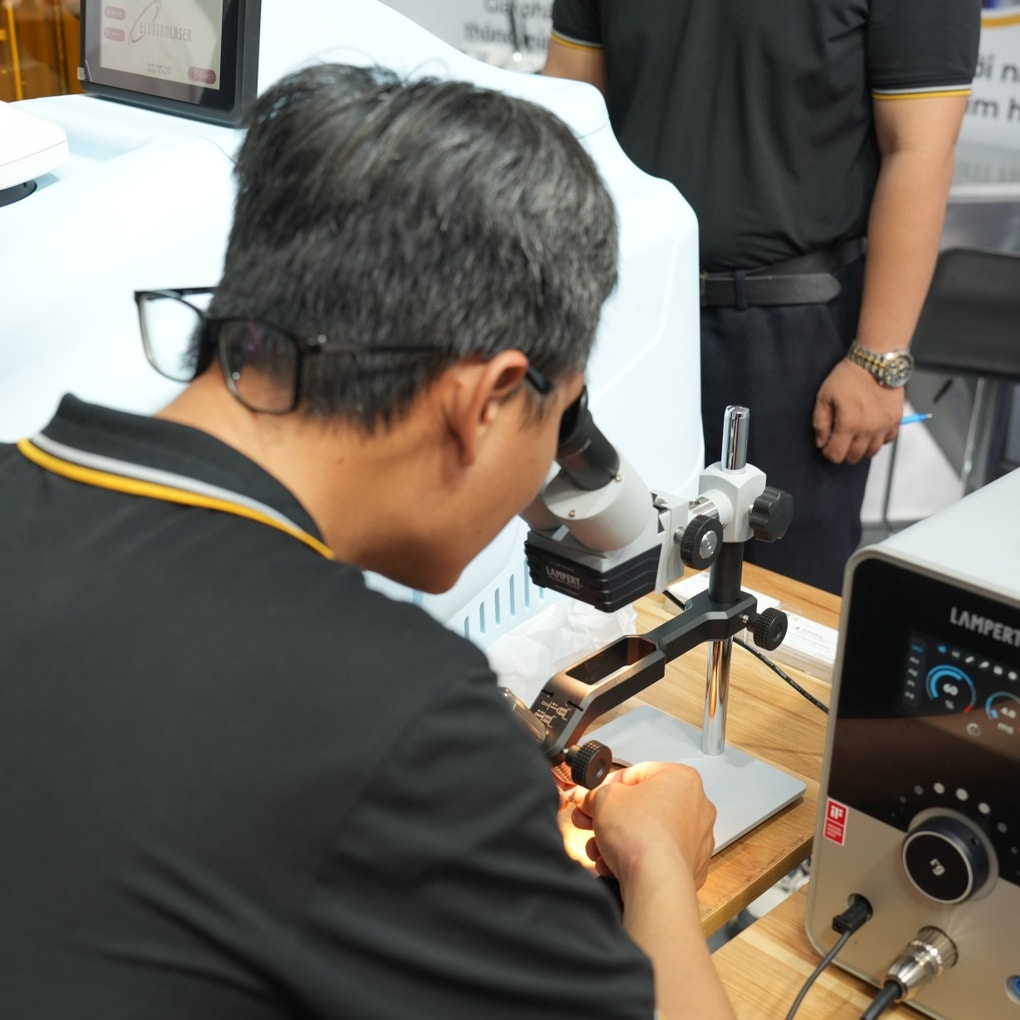 Ngành trang sức đá quý “khát” nhân lực chất lượng cao - 2 Ngành trang sức đá quý “khát” nhân lực chất lượng cao - 2