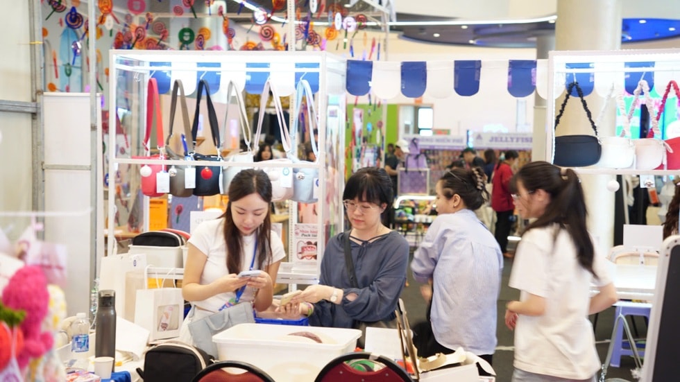 Bỏ việc ở “kỳ lân công nghệ” Mỹ, cô gái Việt về nước khởi nghiệp túi xách - 5