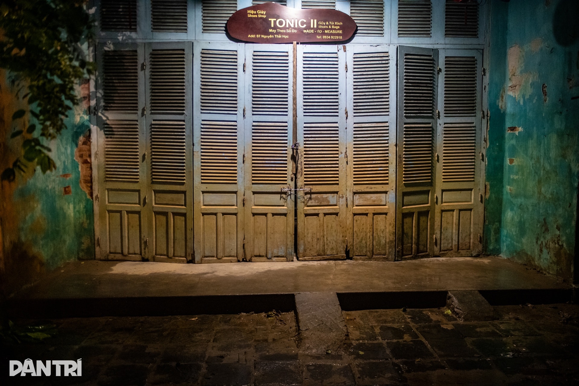 Phố cổ Hội An vắng lặng lạ thường trước bão số 13 - 11