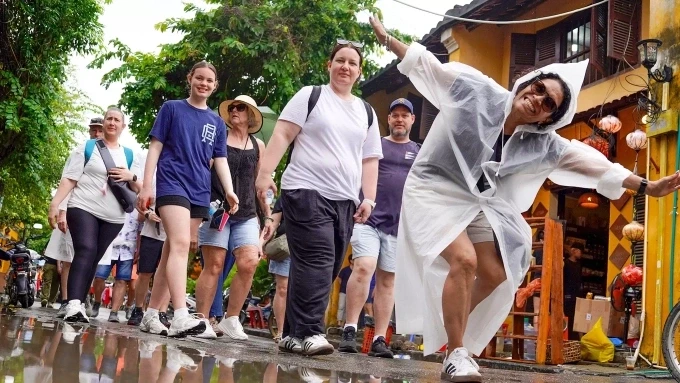 Du khách tham quan phố cổ Hội An đầu tháng 11/2025. Ảnh: Nguyễn Đông