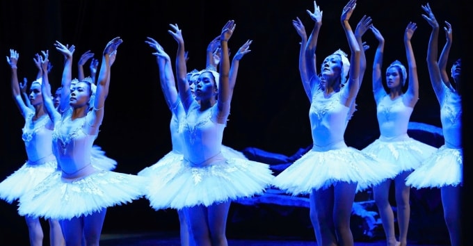 Một cảnh trong vở ballet Hồ Thiên Nga của Nhà hát Giao hưởng Nhạc Vũ Kịch TP HCM hồi tháng 10. Ảnh: Ban tổ chức cung cấp
