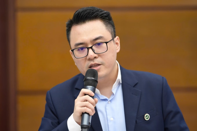 Ông Tô Trần Hòa, Phó trưởng ban phát triển thị trường chứng khoán - Ủy ban Chứng khoán Nhà nước (Bộ Tài chính) phát biểu tại tọa đàm, ngày 6/11. Ảnh: Báo Tiền Phong