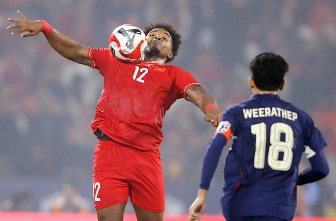 Tiền đạo Nguyễn Xuân Son thi đấu ở chung ASEAN Cup 2024, ngày 2/1/2025 trên sân Việt Trì, Phú Thọ. Ảnh: Đức Đồng