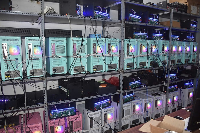 Hệ thống CPU tại địa điểm lừa đảo vừa bị triệt phá. Ảnh: Công an cung cấp