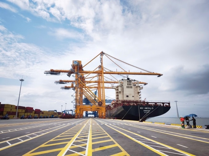 Một góc bến cảng nước sâu số 3 và 4 Lạch Huyện, Hải Phòng, ngày 13/5. Ảnh: Lê Tân