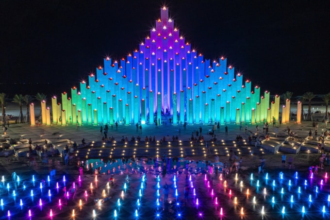 Công trình Tháp Tam Thắng về đêm. Ảnh: Sun Group