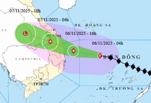 Dự báo hướng đi và vùng ảnh hưởng của bão Kalamegi, sáng 6/11. Ảnh: NCHMF