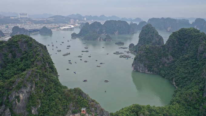 Vịnh Hạ Long là một trong 7 kỳ quan thiên nhiên mới của thế giới, được công bố năm 2011. Ảnh: Ngọc Thành