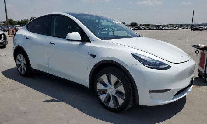 Một chiếc Tesla Model Y 2021 ở Mỹ. Ảnh: America Motors