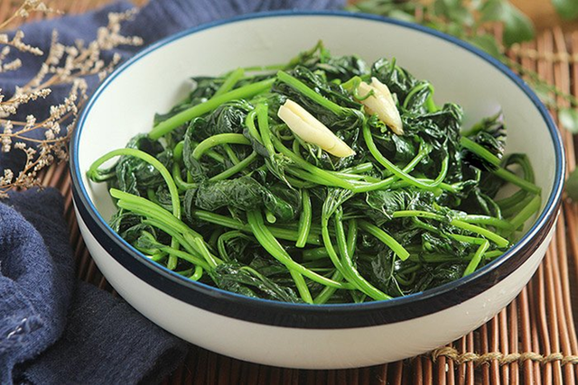 Đừng chỉ ăn củ, lá loại cây này quý như "nhân sâm người nghèo", ở quê rất nhiều bỏ qua quá phí - Ảnh 3.