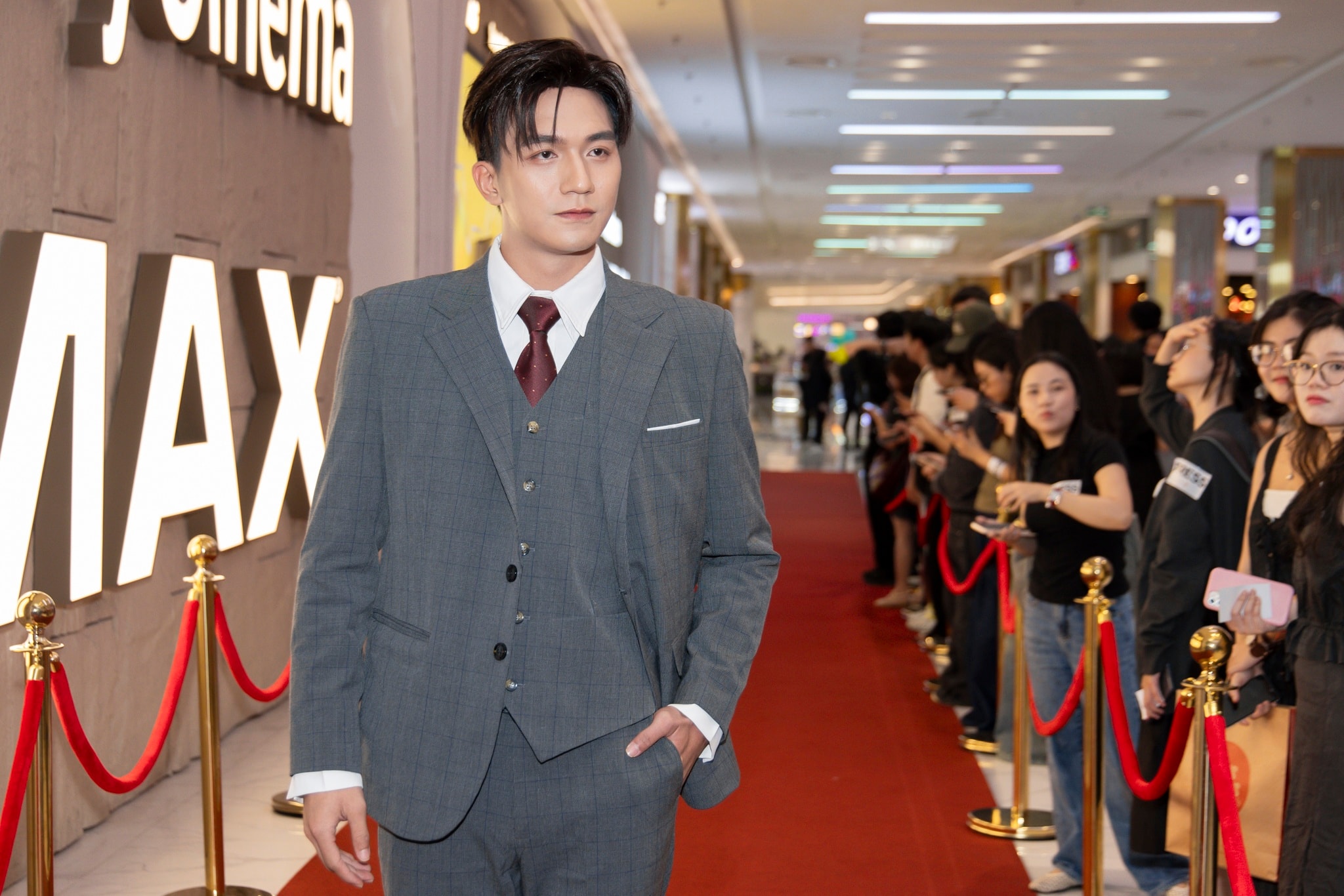 vo hong kim bao anh 4