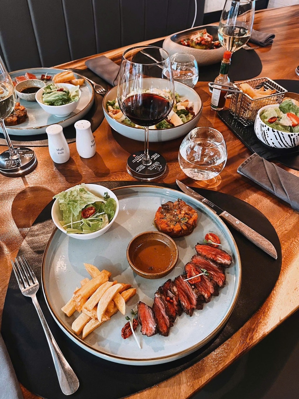 Top 5 quán đồ Âu ngon, thu hút thực khách khu vực Hoàn Kiếm - 7 Top 5 quán đồ Âu ngon, thu hút thực khách khu vực Hoàn Kiếm - 7