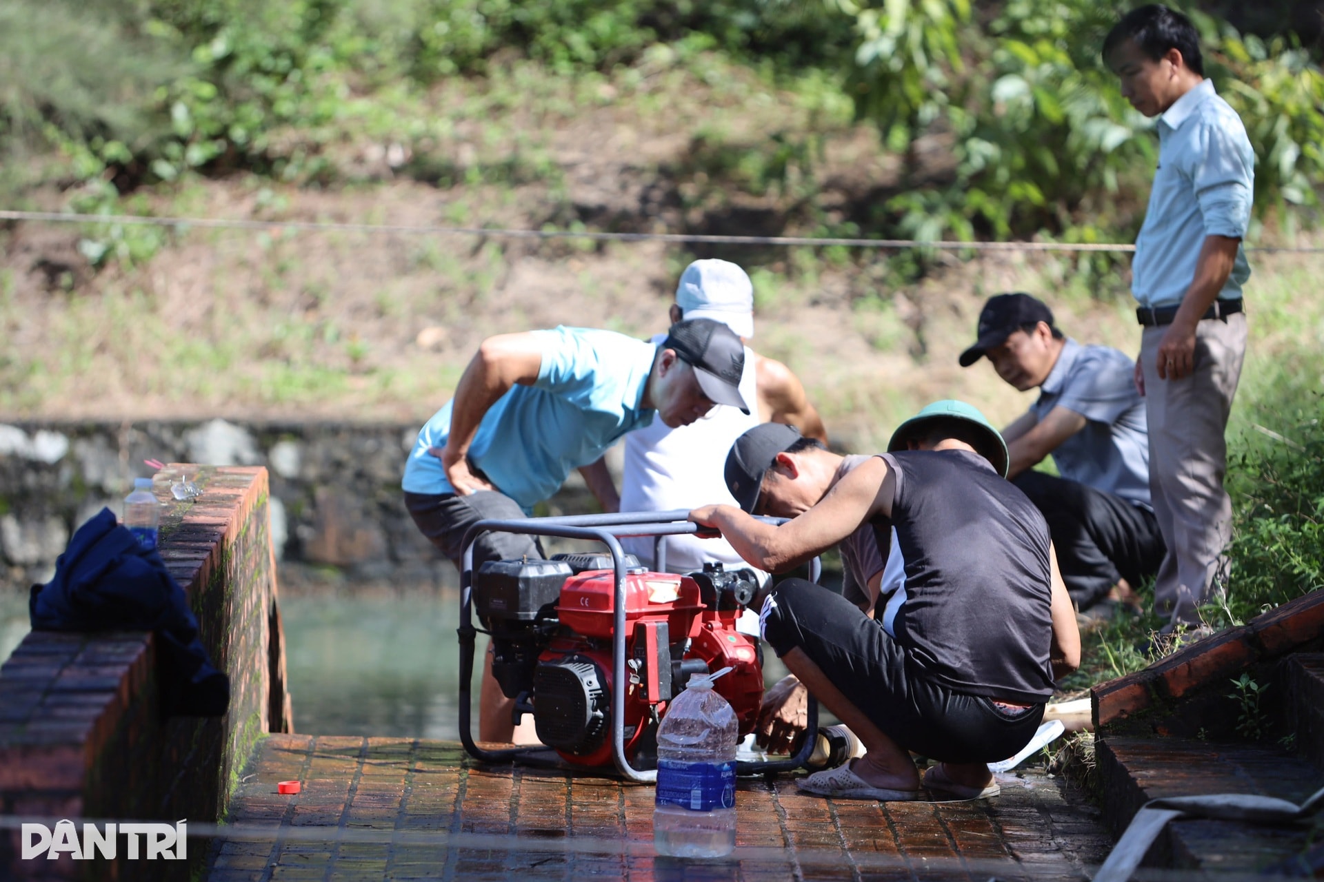 Tháp Chăm cổ nghìn năm tuổi nằm dưới mực nước biển bị ngập lụt kéo dài - 8
