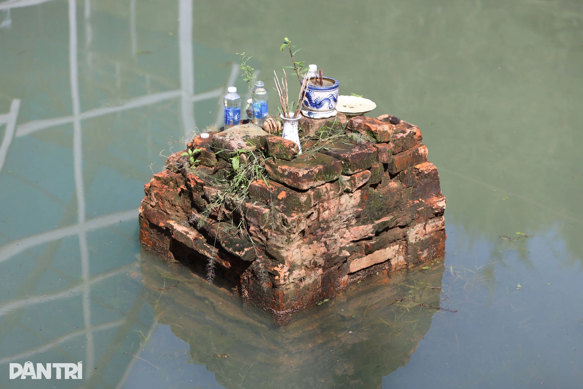 Tháp Chăm cổ nghìn năm tuổi nằm dưới mực nước biển bị ngập lụt kéo dài - 5