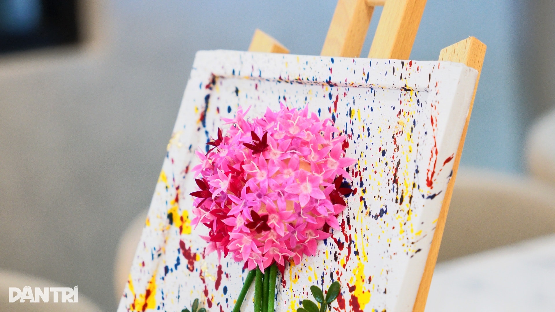 Tiệm bánh TPHCM gây sốt vì món núi lửa phun trào, có loại chỉ 5 phần/ngày - 7