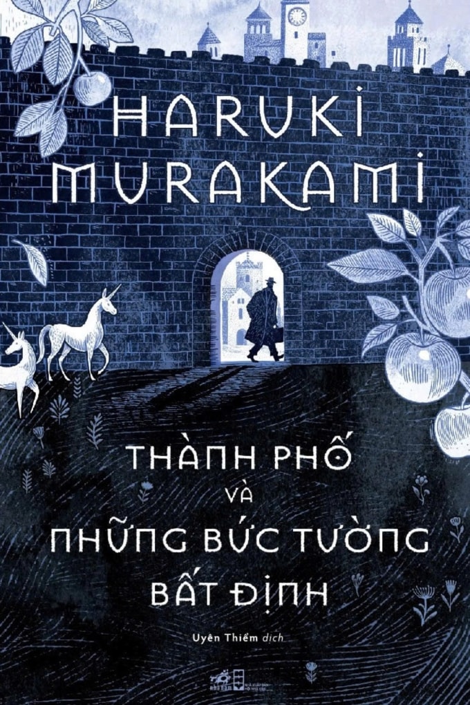 Bìa Thành phố và những bức tường bất định. Sách 538 trang, do Uyên Thiểm dịch, Nhã Nam và NXB Hội Nhà Văn liên kết ấn hành. Ảnh: Nhã Nam