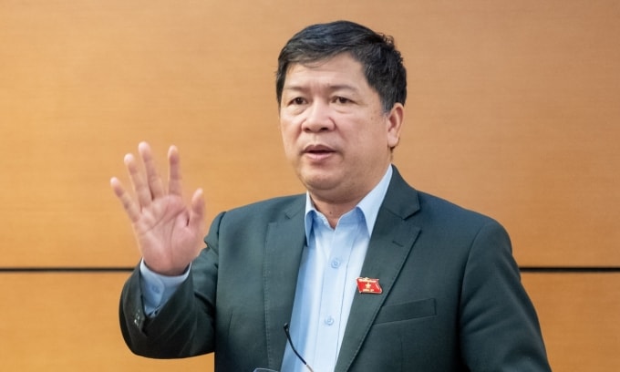 Đại biểu Tạ Văn Hạ tại thảo luận tổ ngày 7/11. Ảnh: Phạm Thắng