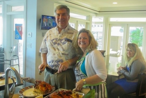 Steven Schwartz và vợ, Rebecca Schwartz Ảnh: NBC