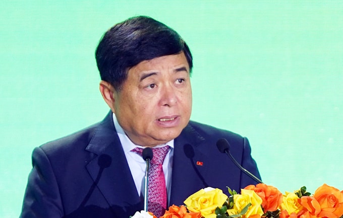 Phó thủ tướng Nguyễn Chí Dũng tại SEMIEXPO 2025. Ảnh: Lưu Quý