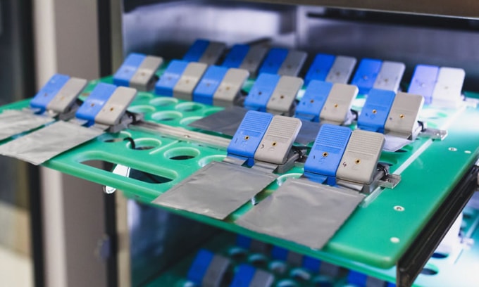 Siêu tụ điện của Allotrope, với một chiếc nặng khoảng 4 kg có thể tăng gấp đôi công suất của một chiếc SUV gia đình cỡ trung bình. Ảnh: Allotrope