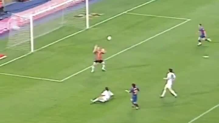 Antony tái hiện bàn thắng đầu tiên của Messi