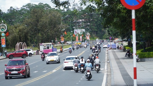 Bức tranh kinh tế Lâm Đồng: Duy trì đà tăng trưởng, mục tiêu năm 2025 trong tầm tay- Ảnh 2.