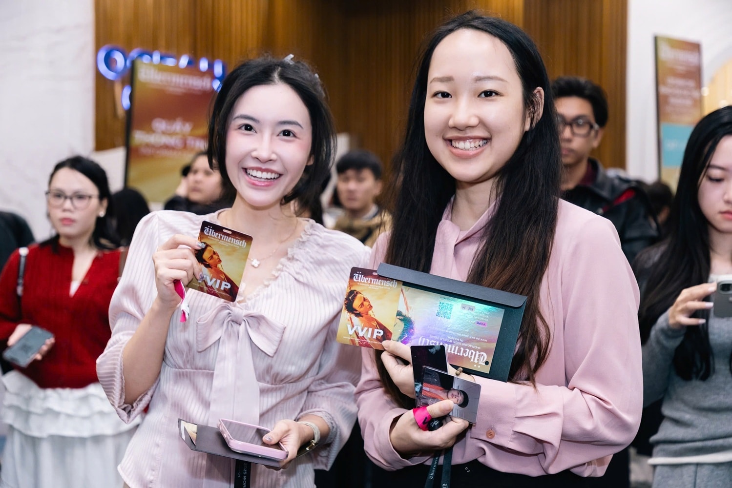 Fan đổ về Ocean City check in G-DRAGON 2025 WORLD TOUR [Übermensch] IN HANOI - 6